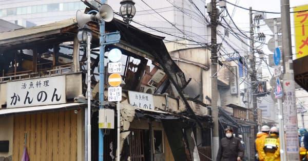 JR大船駅近くの商店街で火事、亀屋万年堂と観音食堂が全焼