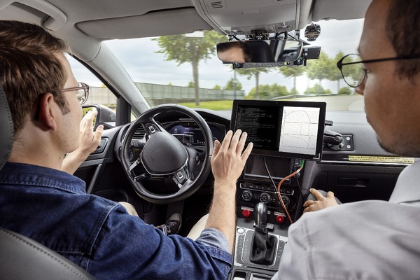 VWとボッシュ、自動運転向けソフト共同開発2023年にレベル3実現へ