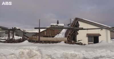 雪の重みで工場だった建物の一部が倒壊