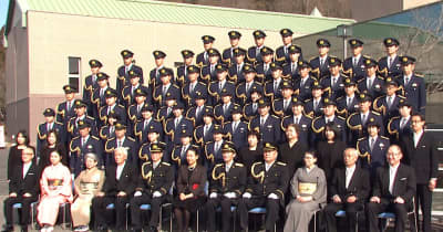 「信頼される警察官になる」　岐阜県関市の県警察学校で卒業式
