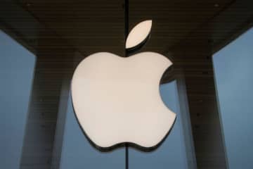 米アップル、最高益4兆円　10～12月期、売上高も更新