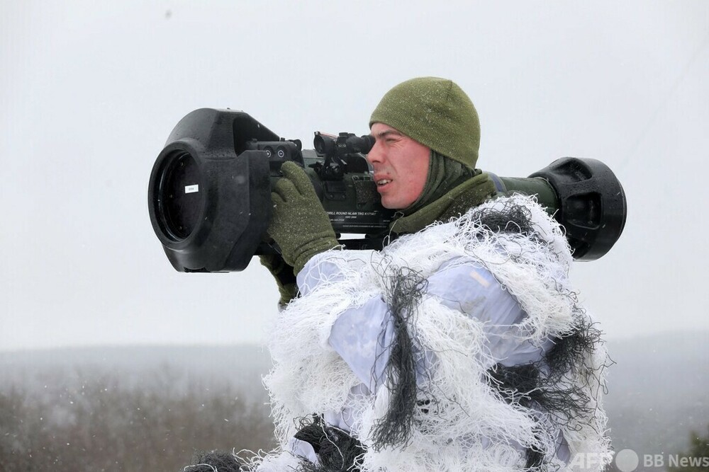 ウクライナ軍演習 英など武器供給