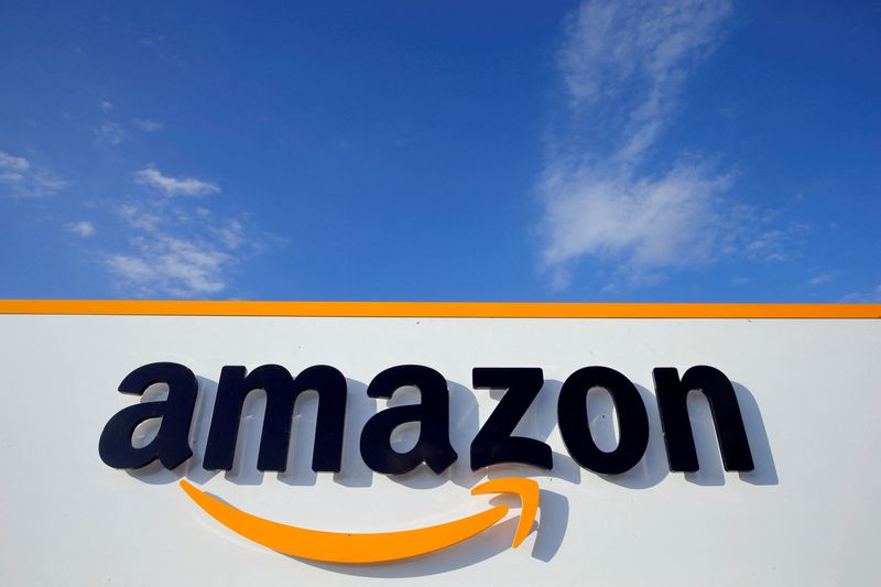 米アマゾン、米従業員の初任給上限を2倍超に引き上げへ＝メモ
