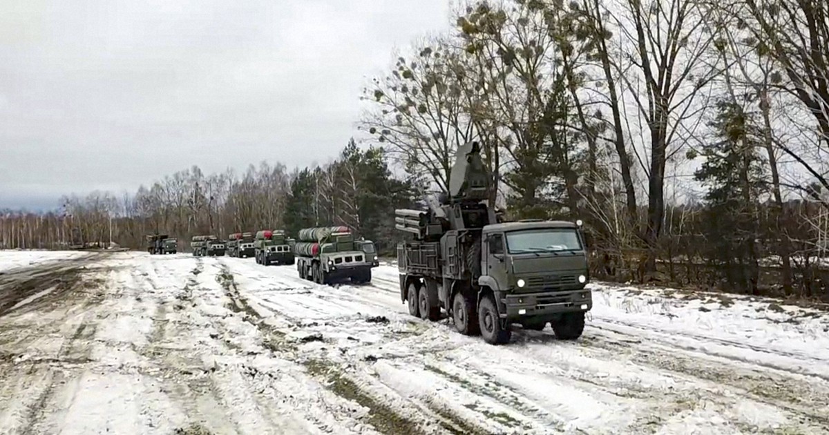 ロシア軍、ベラルーシで大規模演習開始　ウクライナ軍も対抗