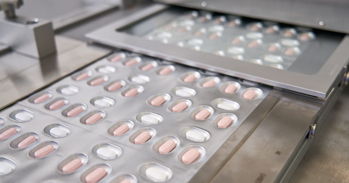 ファイザー製新型コロナ飲み薬、日本における製造販売承認を取得