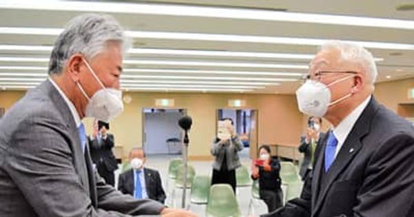 医師会へ医療用マスク寄贈　大阪のロータリークラブ