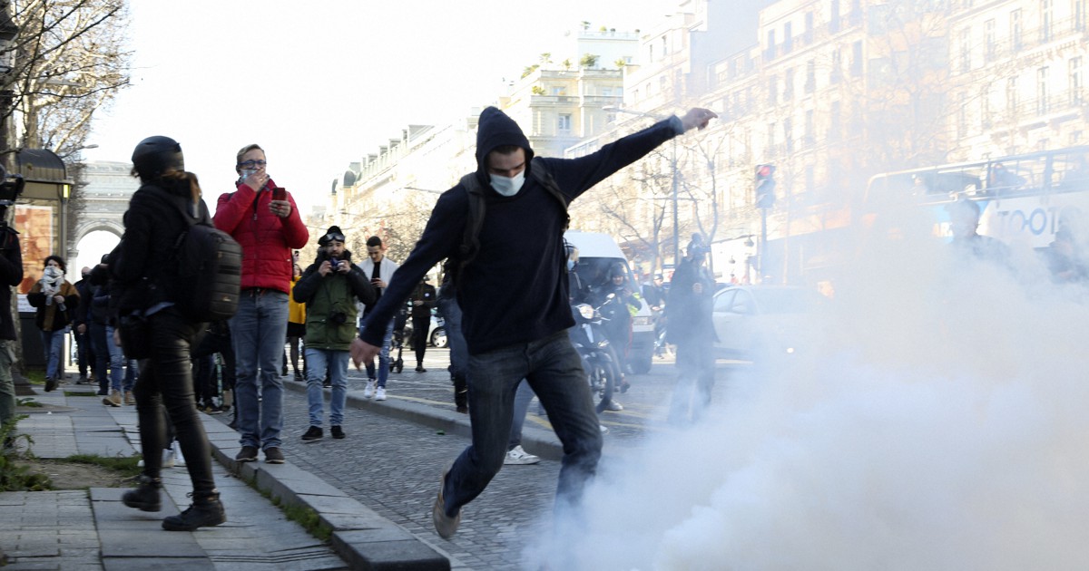 パリ中心部で抗議デモ　カナダのトラックデモが飛び火
