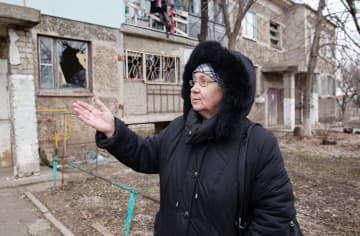 ウクライナ東部で交戦続く　親ロ派、住民避難を発表