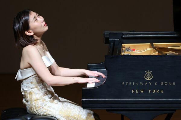 圧巻の演奏で観客を魅了　小林愛実さん、阿南でピアノリサイタル