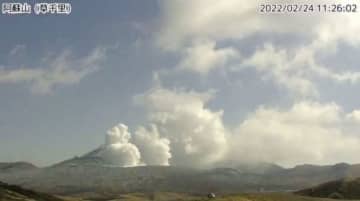 阿蘇山、噴火警戒レベル3に　気象庁、火山活動高まる