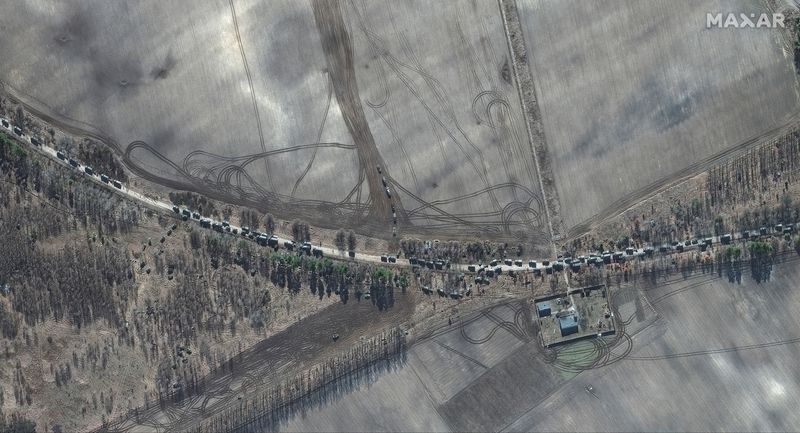 キエフ北方のロシア軍車列、約64キロに延伸＝米衛星画像会社