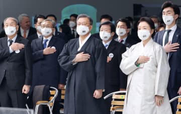 韓国大統領「日本は歴史直視を」　最後の式典演説、協力呼び掛け