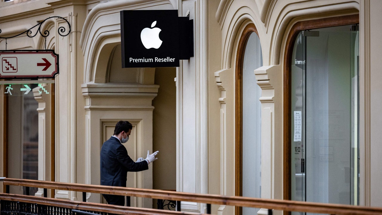 アップルがロシア国内での製品販売を停止、その決断の大きな意味