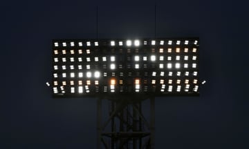 甲子園のLED照明、お披露目　CO2を6割削減、演出多彩に