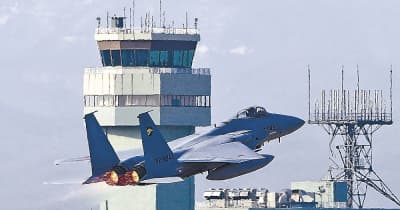 F15訓練再開　小松基地・18機が離陸　事故から39日