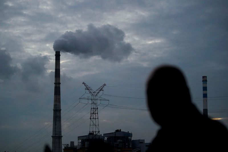 中国、石炭フル活用へ　全人代で投資拡大発言など相次ぐ