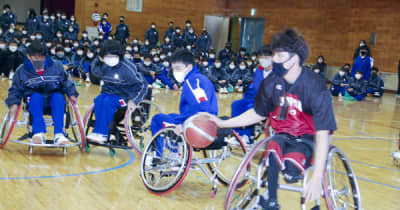「いろいろなことに挑戦を」　鈴鹿の中学で東京パラ車いすバスケの秋田選手講演　三重