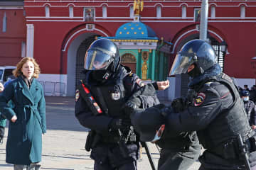 ロシア、反戦デモで900人拘束　37都市