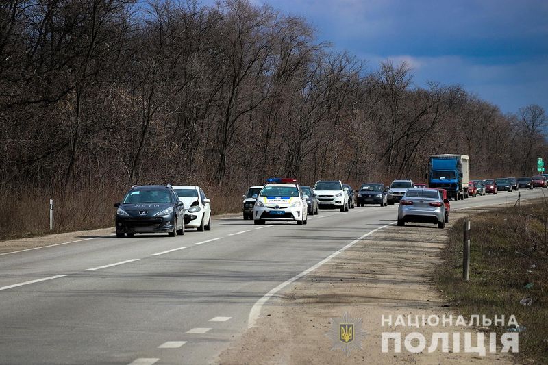 ロシア軍、マリウポリで退避中の車両や避難所を攻撃＝ウクライナ当局