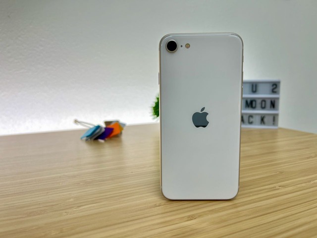 新型「iPhone SE」レビュー：「13 Pro Max」並みの速さで価格は半分に