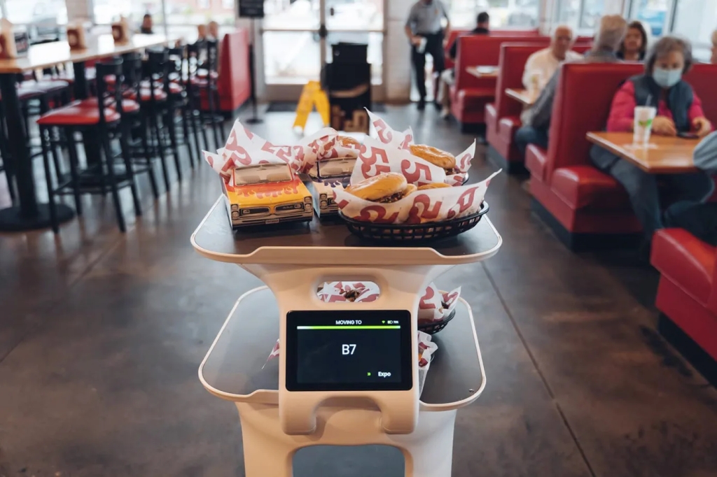 外食産業の労働力不足を狙い配膳ロボットを手がけるBear Roboticsが約96億円調達