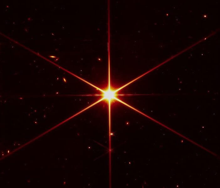 調整進む宇宙望遠鏡「ジェイムズ・ウェッブ」新たな画像公開、星の像が一点に結ばれる