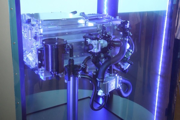 ホンダのFCV用エンジンと可搬型汎用電源ユニット水素・燃料電池展2022