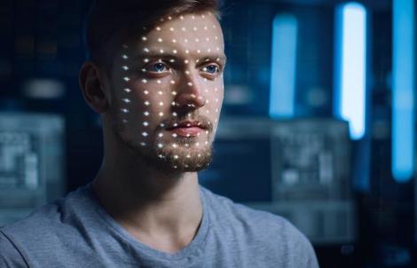 ウクライナ国防省、顔認識AIを導入　ロシア工作員の発見に利用か