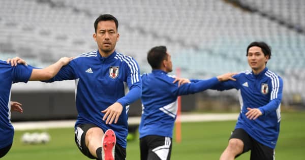 吉田麻也「日本代表の結果はサッカー人気に直結」W杯出場権獲得へ主将の責任感