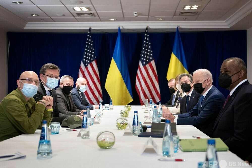 米大統領、ウクライナ外相・国防相と会談 ポーランド首都