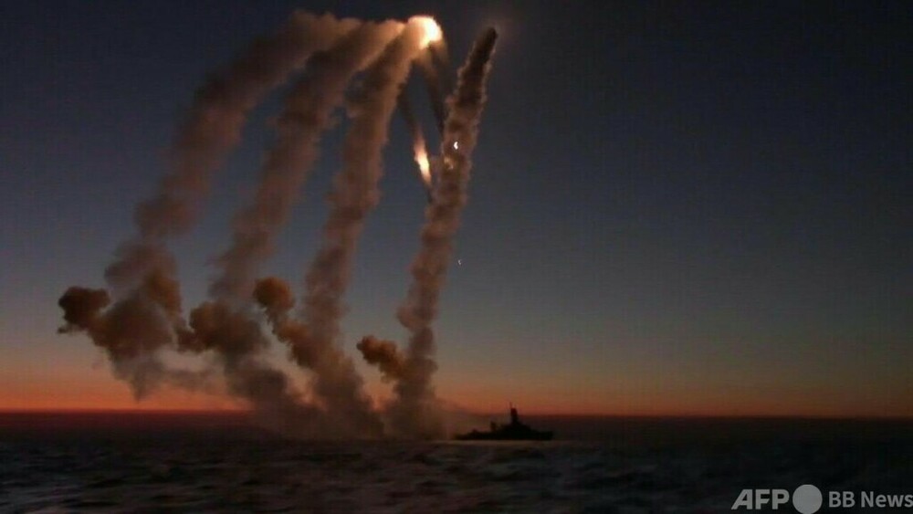 動画：ロシア軍、黒海から巡航ミサイルを発射