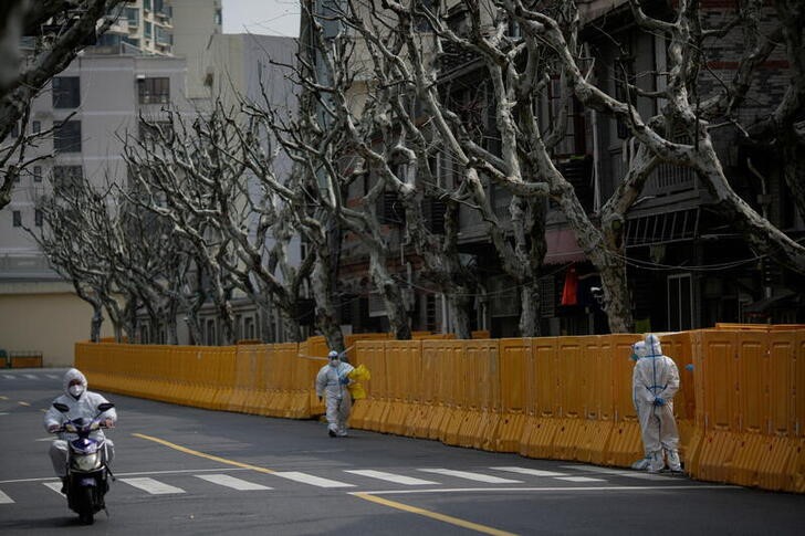 中国上海、コロナ無症状感染者が過去最多　市東部で封鎖開始
