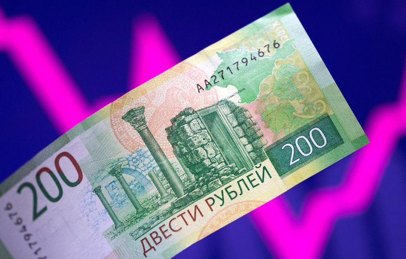 ロシア、ルーブルで国債買い戻しへ　来週満期のドル建て債