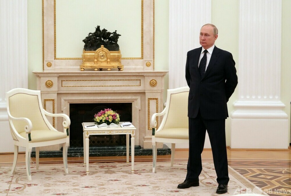 プーチン氏、側近を軟禁か 政権内で「孤立」と米大統領