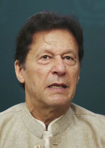 パキスタン、総選挙へ　首相、解散で不信任回避