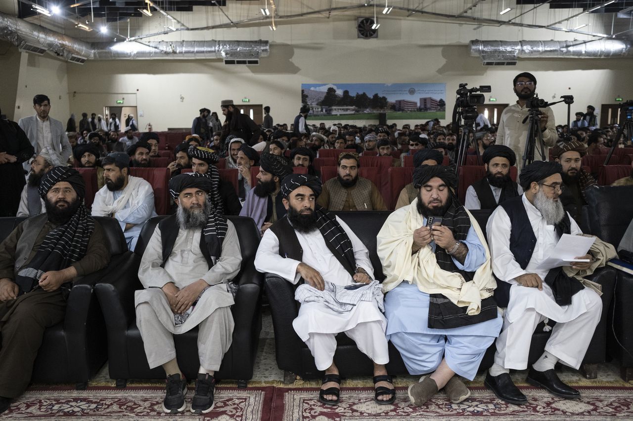 アフガンのタリバン、麻薬原料のケシ栽培禁止