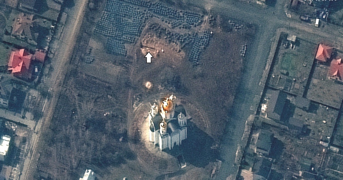 キーウ近郊教会に集団墓地か　長さ14メートルの土坑捉えた衛星画像