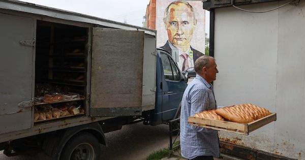 ウクライナの穀物輸出、一段と難しく－戦争が世界の取引に変化迫る