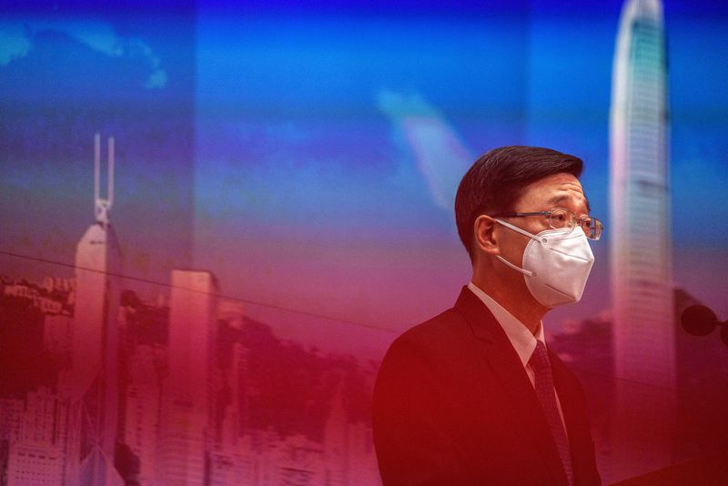香港政府ナンバー２が辞任、行政長官選挙に出馬へ