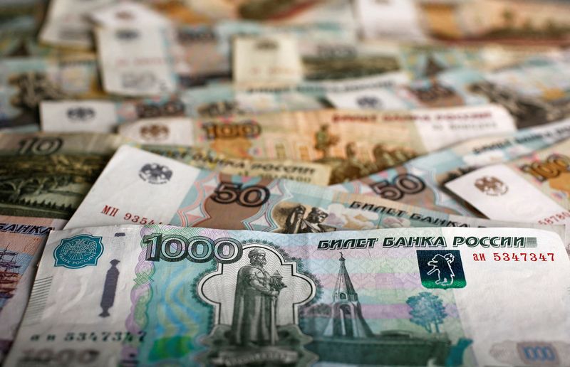 ロシア、ユーロ債でルーブル建て支払い迫られる＝財務省