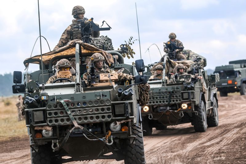 英、ウクライナへの装甲車提供を検討＝タイムズ紙