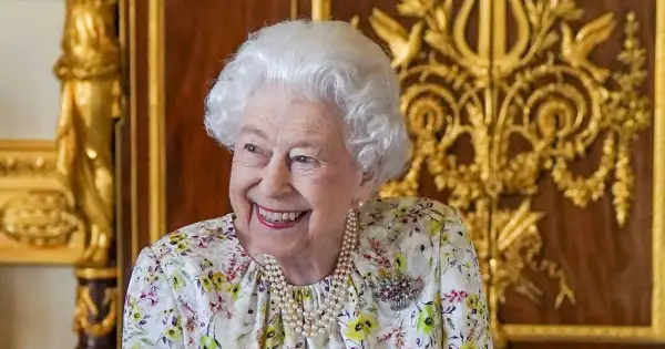 英女王、重要行事欠席へ　「歩行問題」と報道