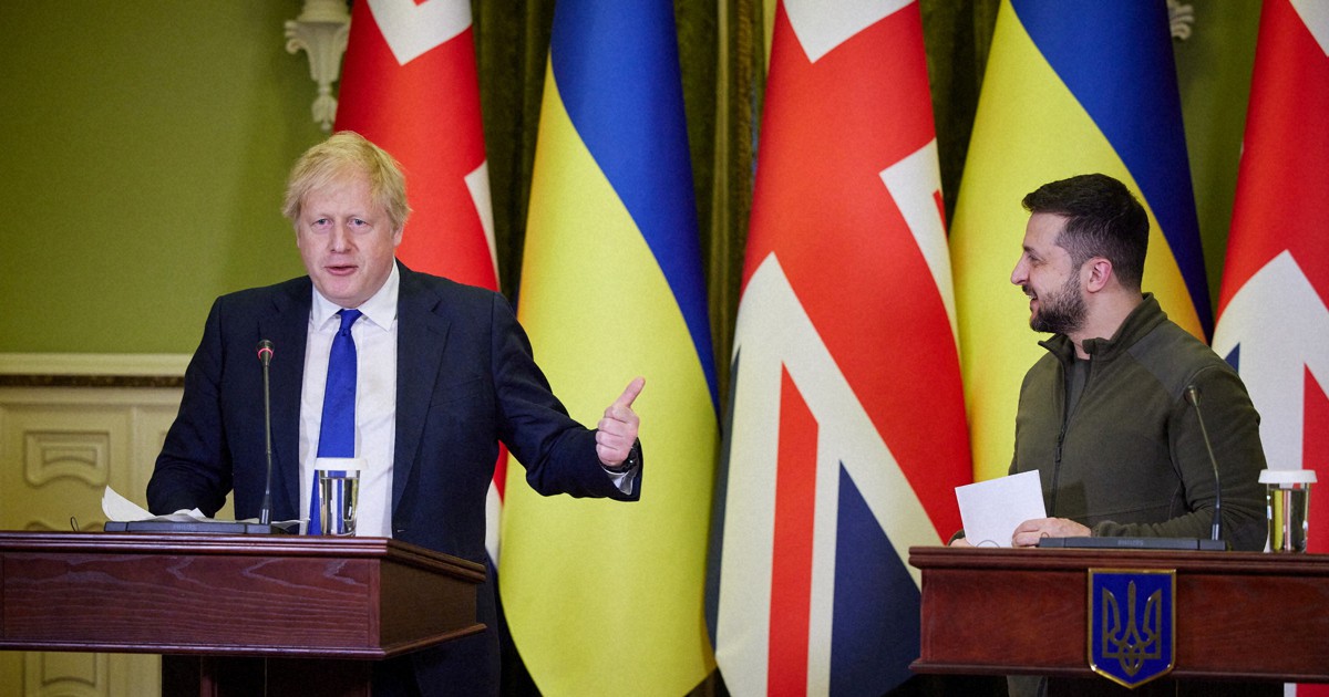 ウクライナ訪問の英首相、新たな軍事支援表明　装甲車やミサイル