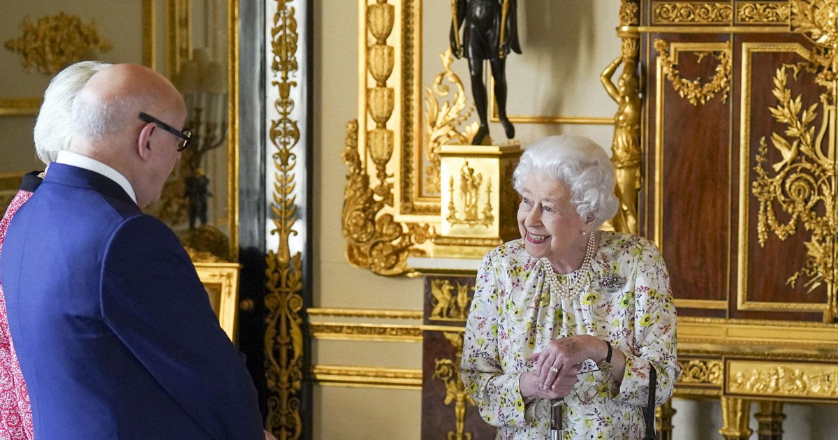 エリザベス女王、重要行事を欠席へ　「長時間の歩行困難」現地報道