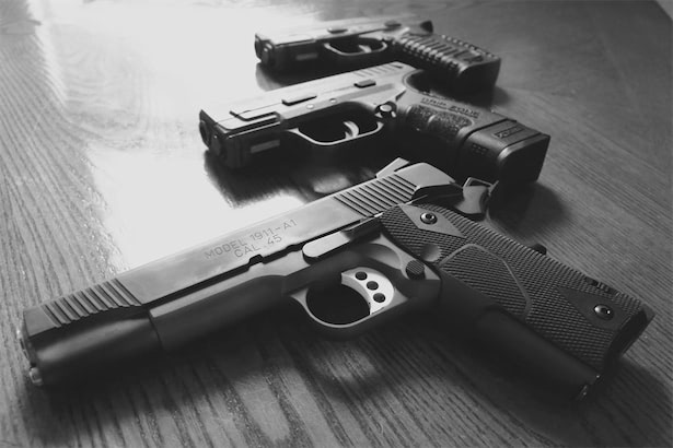 バイデン政権、組み立て式の「銃のキット」の販売を規制
