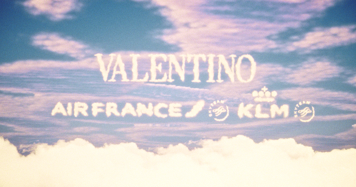 「ヴァレンティノ」がエールフランスKLMとパートナーシップ　飛行機移動に伴うCO2をオフセット