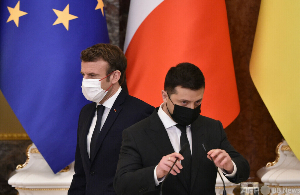 仏大統領の「ジェノサイド」発言回避は「苦痛」 ウクライナ大統領