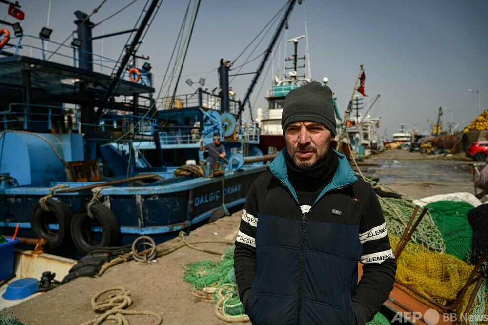 黒海に機雷 トルコ漁師、海に出られず