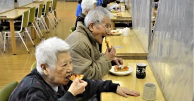 「ドミノ・ピザ」が地域貢献　ホーム入居者に60枚無料配達　船橋　お年寄り「1回食べてみたかった」