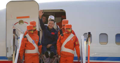 中国有人宇宙船「神舟13号」の3飛行士、北京に到着